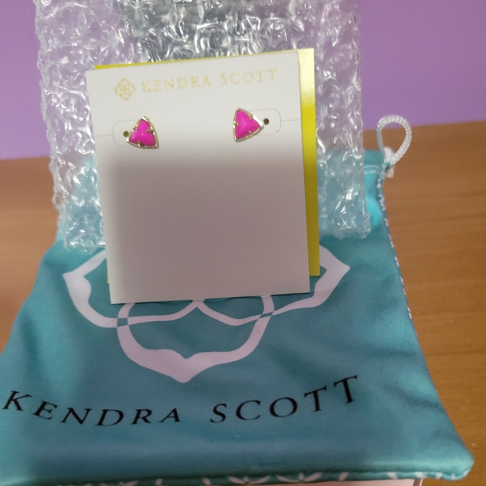 Barely worn Kendra Scott Parkers